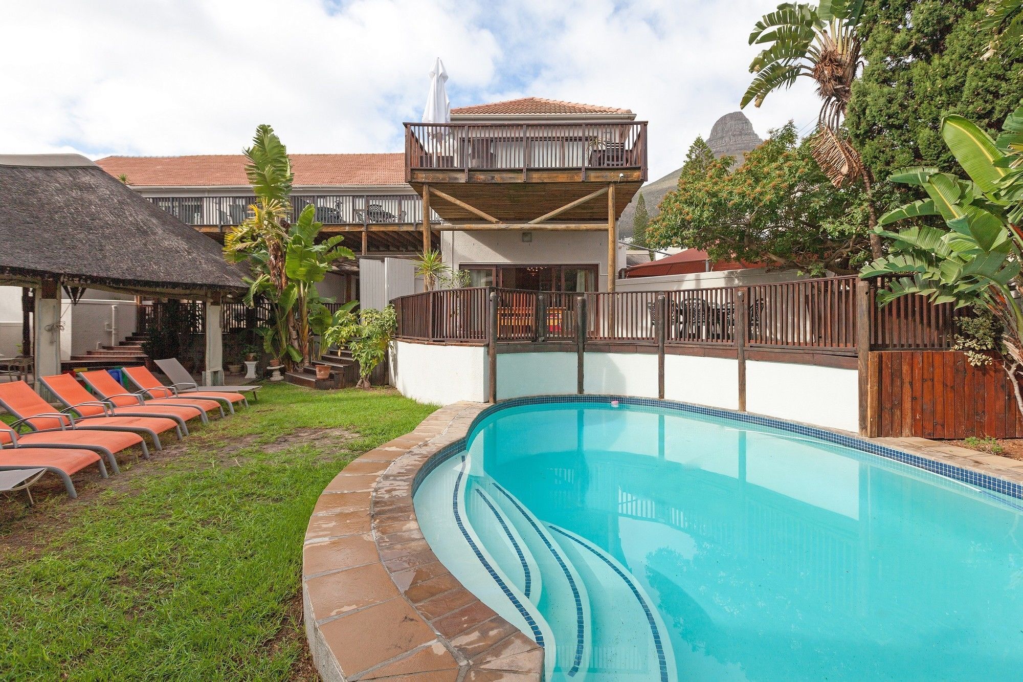 Planet Africa 1 By Ctha Appartement Kaapstad Buitenkant foto