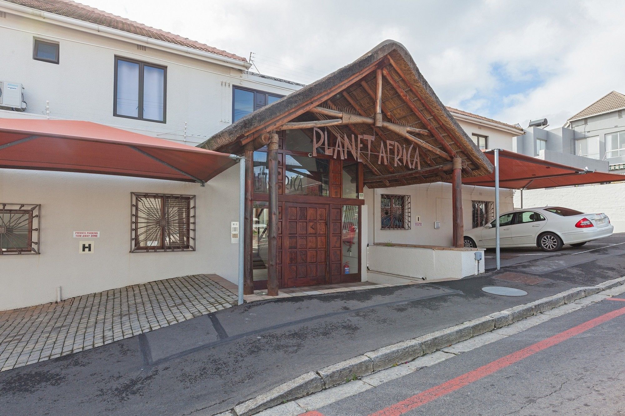 Planet Africa 1 By Ctha Appartement Kaapstad Buitenkant foto